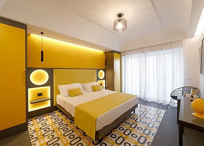 Akyra Suites